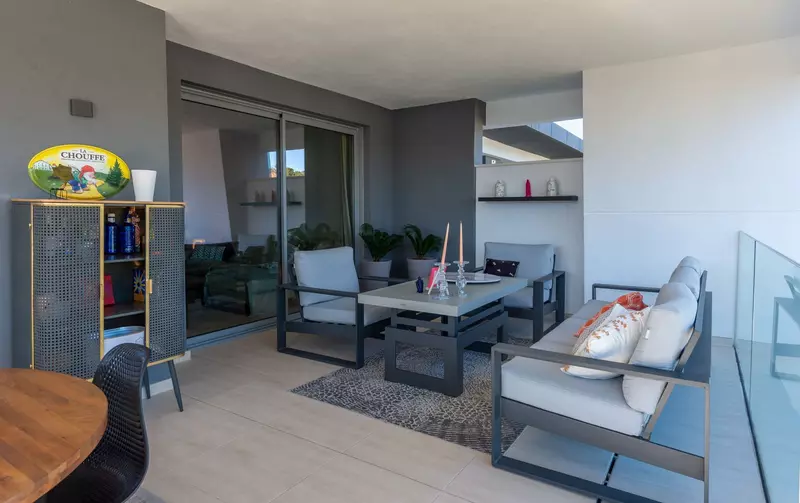 Middle Floor Apartment in Selwo