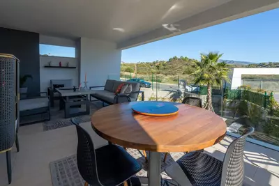 Middle Floor Apartment in Selwo