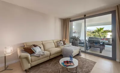 Middle Floor Apartment in Selwo
