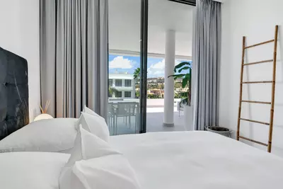 Middle Floor Apartment in Estepona