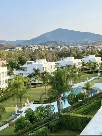 Middle Floor Apartment in Estepona