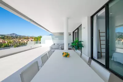 Middle Floor Apartment in Estepona