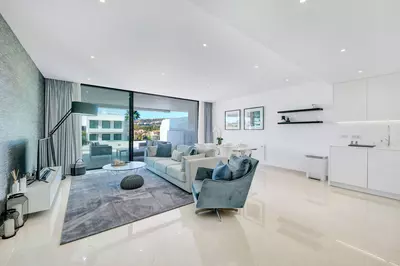 Middle Floor Apartment in Estepona