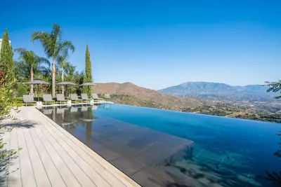 Detached Villa in Elviria