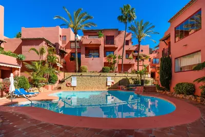 Middle Floor Apartment in Elviria