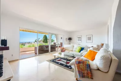 Townhouse in El Paraiso