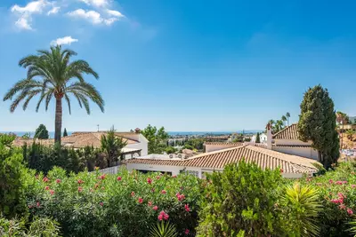 Townhouse in El Paraiso