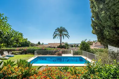 Townhouse in El Paraiso