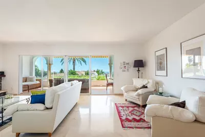 Townhouse in El Paraiso