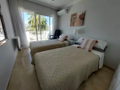 Townhouse in El Paraiso