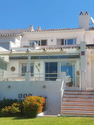 Townhouse in El Paraiso