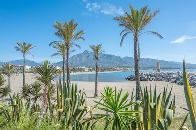 Middle Floor Apartment in Puerto Banús