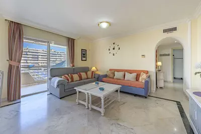 Middle Floor Apartment in Puerto Banús