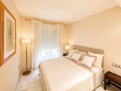Middle Floor Apartment in Nueva Andalucía