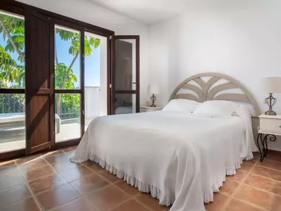 Semi-Detached House in El Paraiso