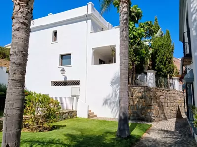 Semi-Detached House in El Paraiso
