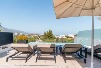 Detached Villa in Nueva Andalucía