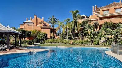 Middle Floor Apartment in Nueva Andalucía