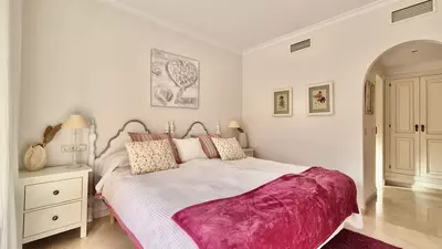 Middle Floor Apartment in Nueva Andalucía