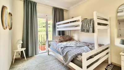 Middle Floor Apartment in Nueva Andalucía