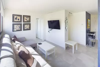 Middle Floor Apartment in Nueva Andalucía