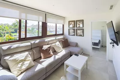 Middle Floor Apartment in Nueva Andalucía