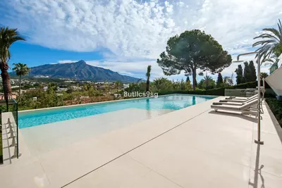 Detached Villa in Nueva Andalucía