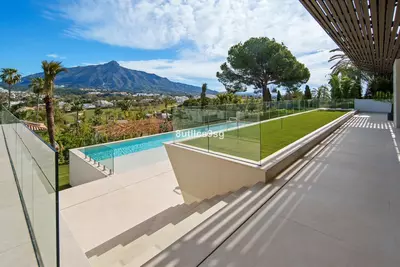 Detached Villa in Nueva Andalucía