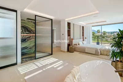 Detached Villa in Nueva Andalucía