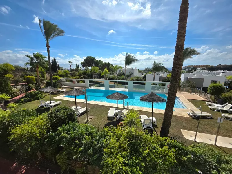 Middle Floor Apartment in Estepona
