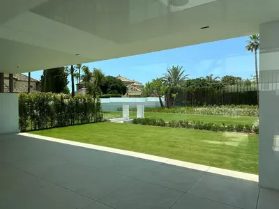 Semi-Detached House in Puerto Banús