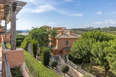 Middle Floor Apartment in Casares Playa