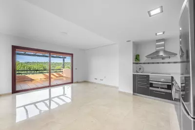 Middle Floor Apartment in Casares Playa