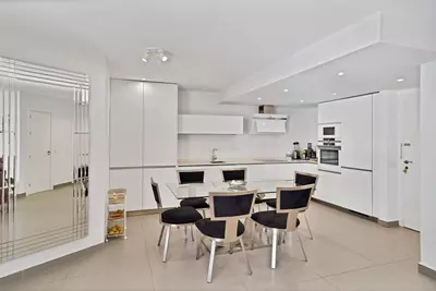Middle Floor Apartment in Marbella