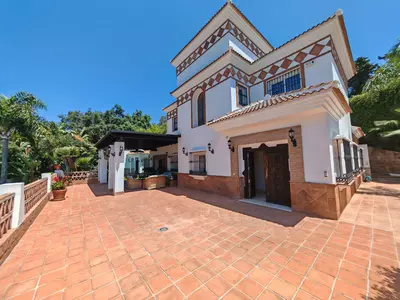 Detached Villa in Elviria