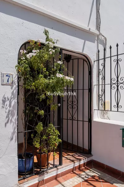 Ground Floor Apartment in Nueva Andalucía