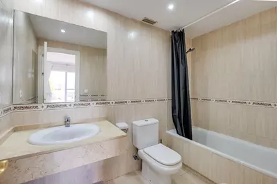 Middle Floor Apartment in Marbella