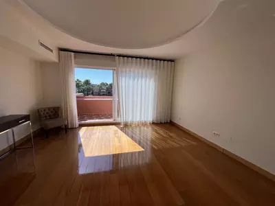 Middle Floor Apartment in Estepona