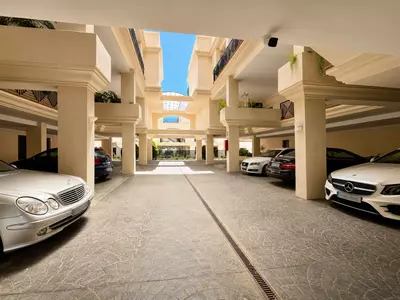 Top Floor Apartment in Nueva Andalucía