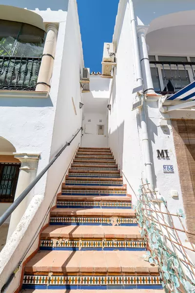 Top Floor Apartment in El Paraiso
