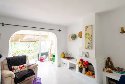 Top Floor Apartment in El Paraiso