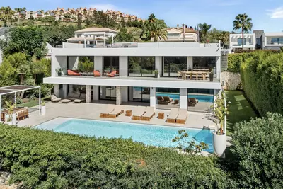 Detached Villa in Nueva Andalucía