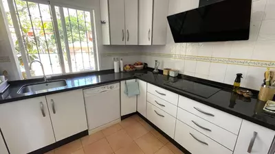 Middle Floor Apartment in Estepona