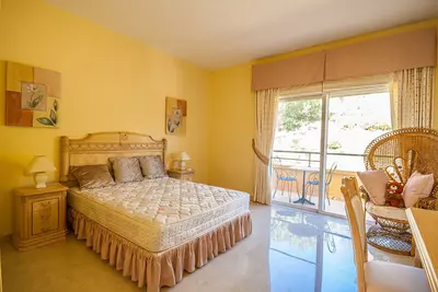 Middle Floor Apartment in Elviria