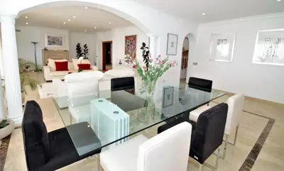 Detached Villa in El Paraiso