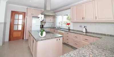 Detached Villa in El Paraiso