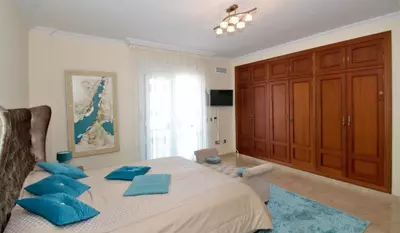 Detached Villa in El Paraiso