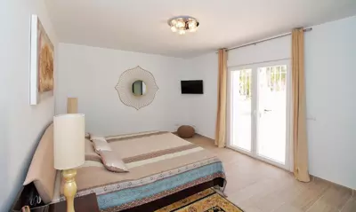 Detached Villa in El Paraiso