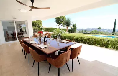 Detached Villa in El Paraiso