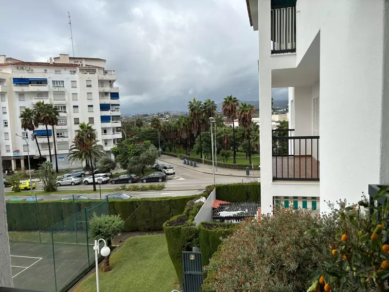 Middle Floor Apartment in Nueva Andalucía